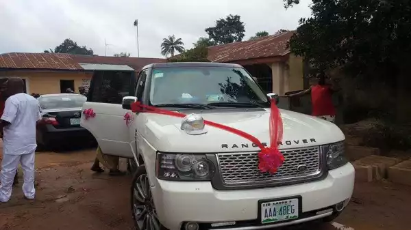 Photos: Man surprises wife with 2012 Range Rover birthday gift on their wedding day
